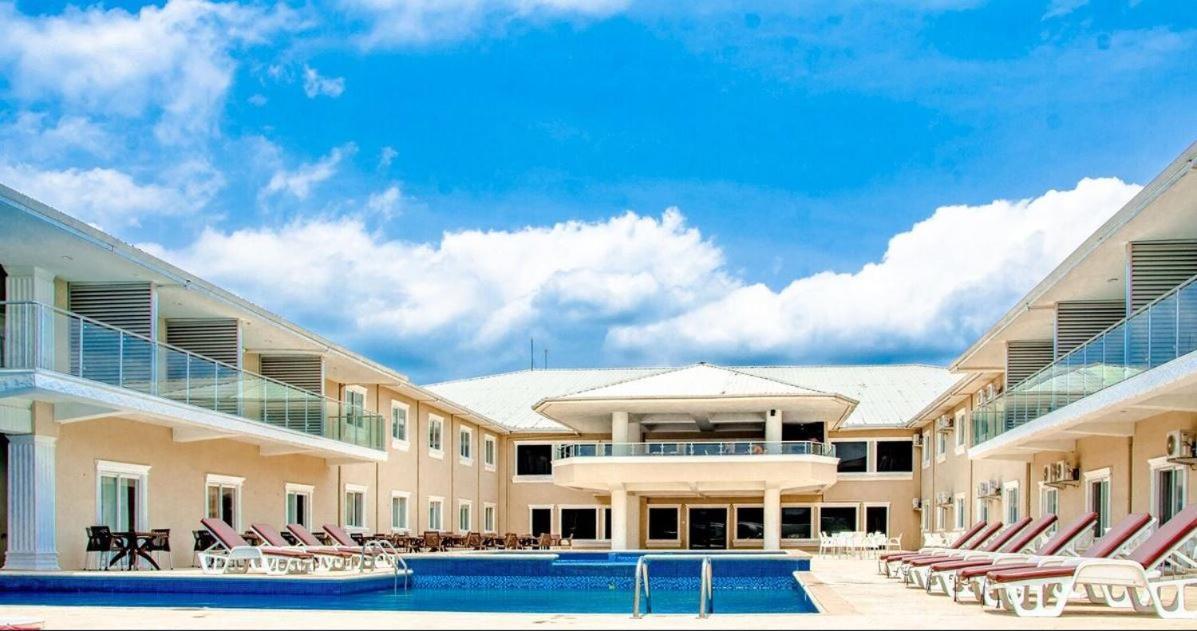 Royal Ambassador Hotel Harbel Kültér fotó